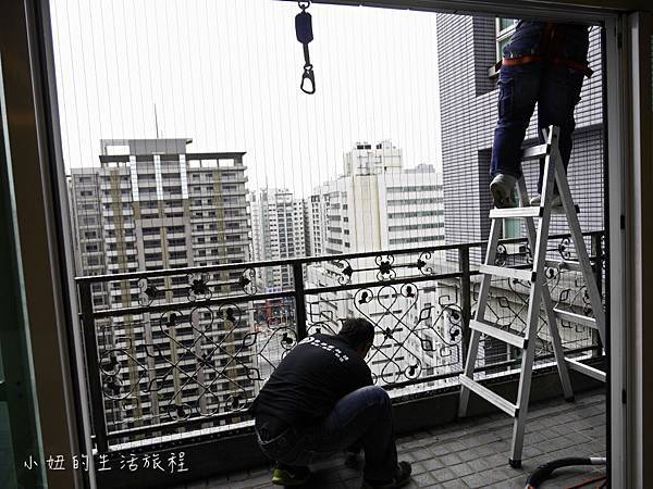 兩人一組的工作人員