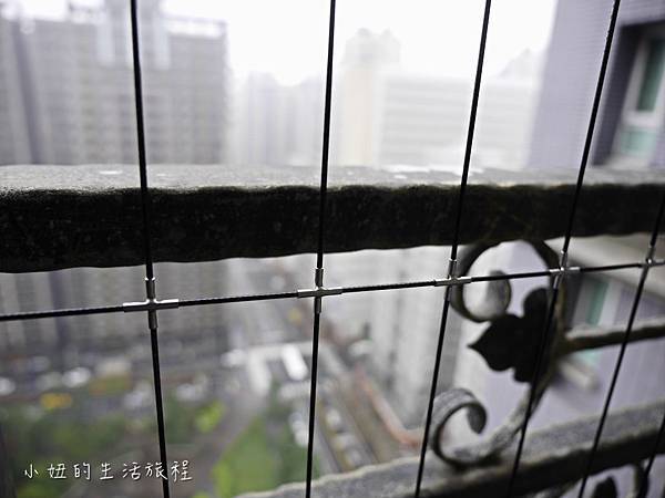 裝上十字扣，增加防墜、防盜的安全係數